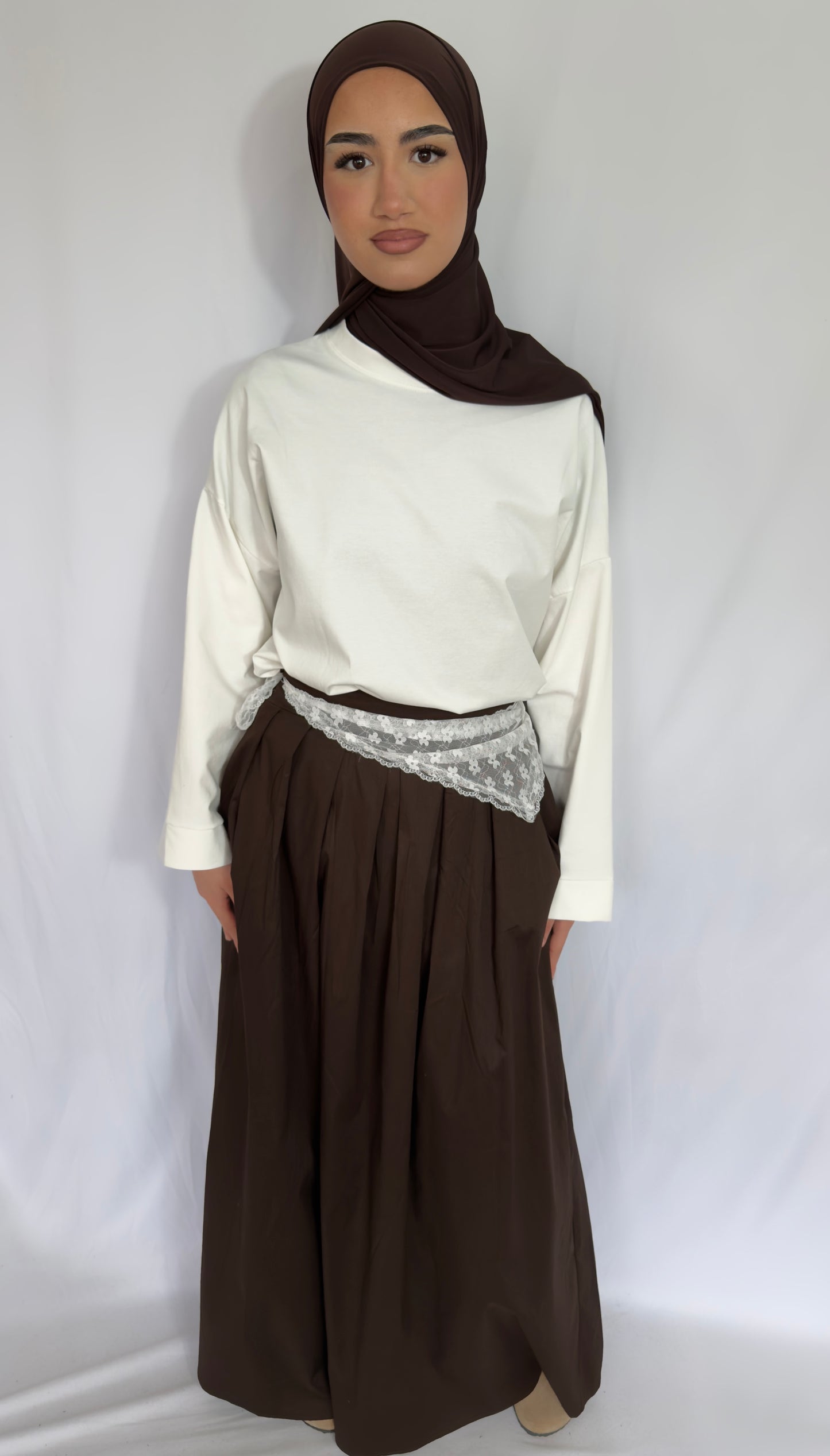 Jupe avec ceinture en dentelle